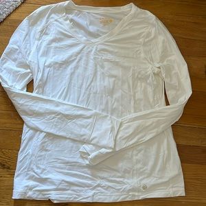 Lilly Pulitzer luxetic v neck long sleeve